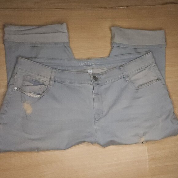 Boutique Plus Light Wash Distressed Skinny Cropped Jeans 16W - Picture 1 of 8